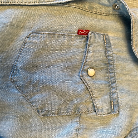 Levi’s long sleeve, collard, snap button dress, with pockets - Picture 4 of 6